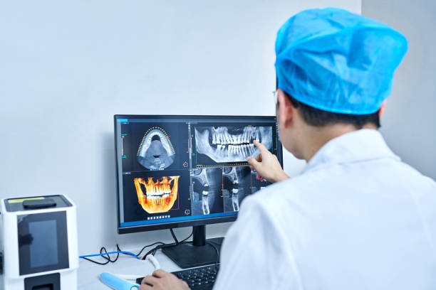 Best Dentist Open Late Near Me  in Queens Gate, PA